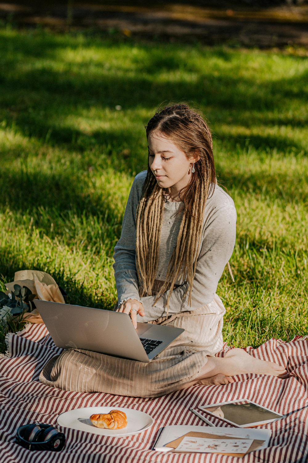 Top 10 Side Hustles to Boost Your Income